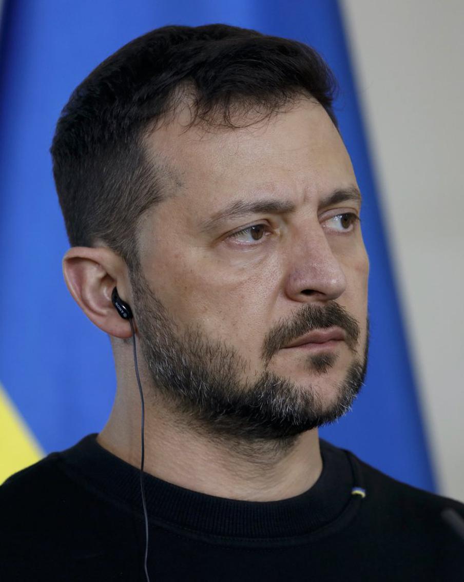 Зеленский оскорбил Путина, пожар в порту Темрюка: хроника очередных событий украинского кризиса