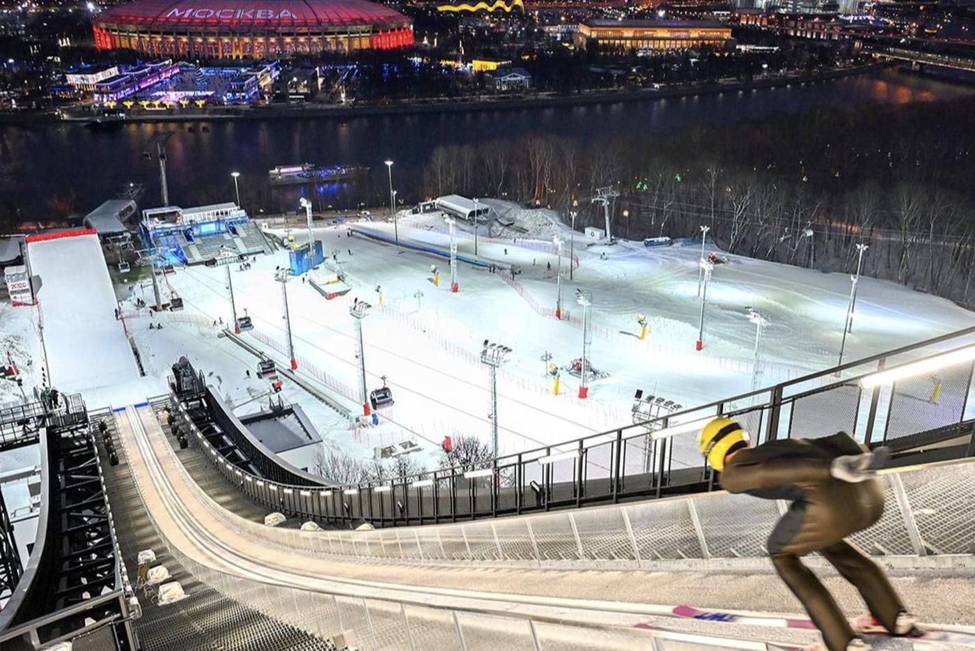 Собянин: На Воробьёвых горах открылся большой лыжный трамплин