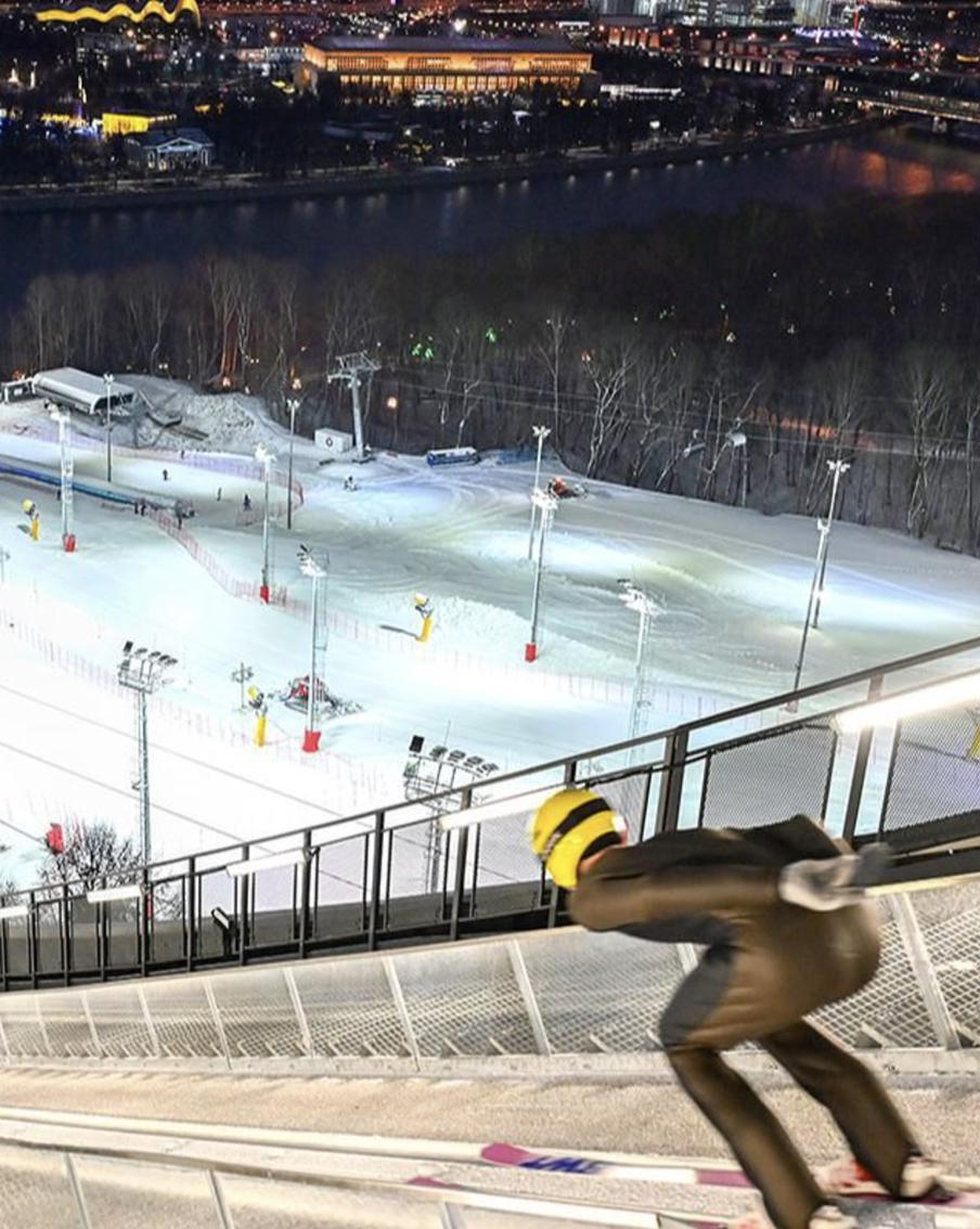 Собянин: На Воробьевых горах открылся большой лыжный трамплин