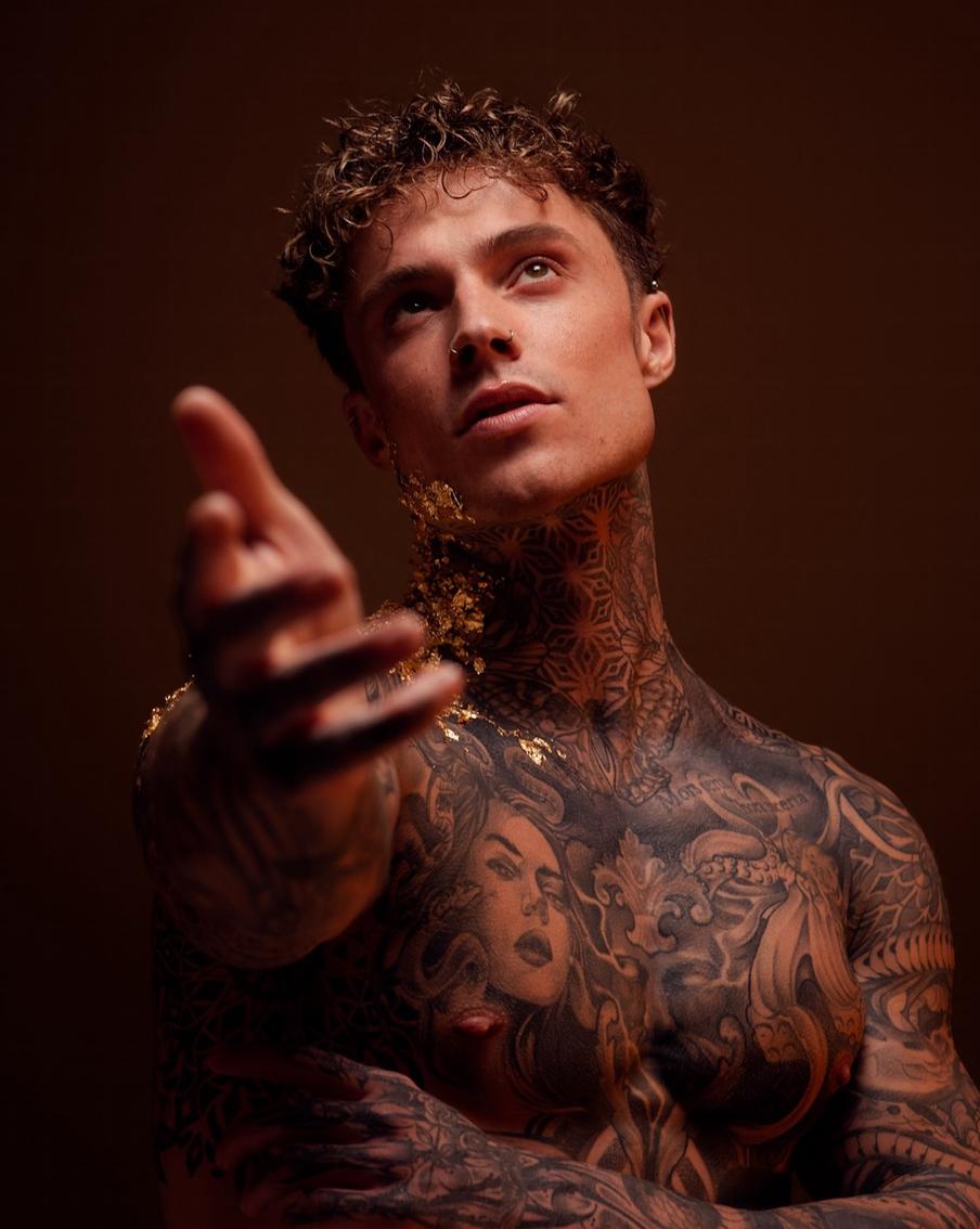 Что за мем "филяй-филяй" и как танец немецкого рейвера стал вирусным