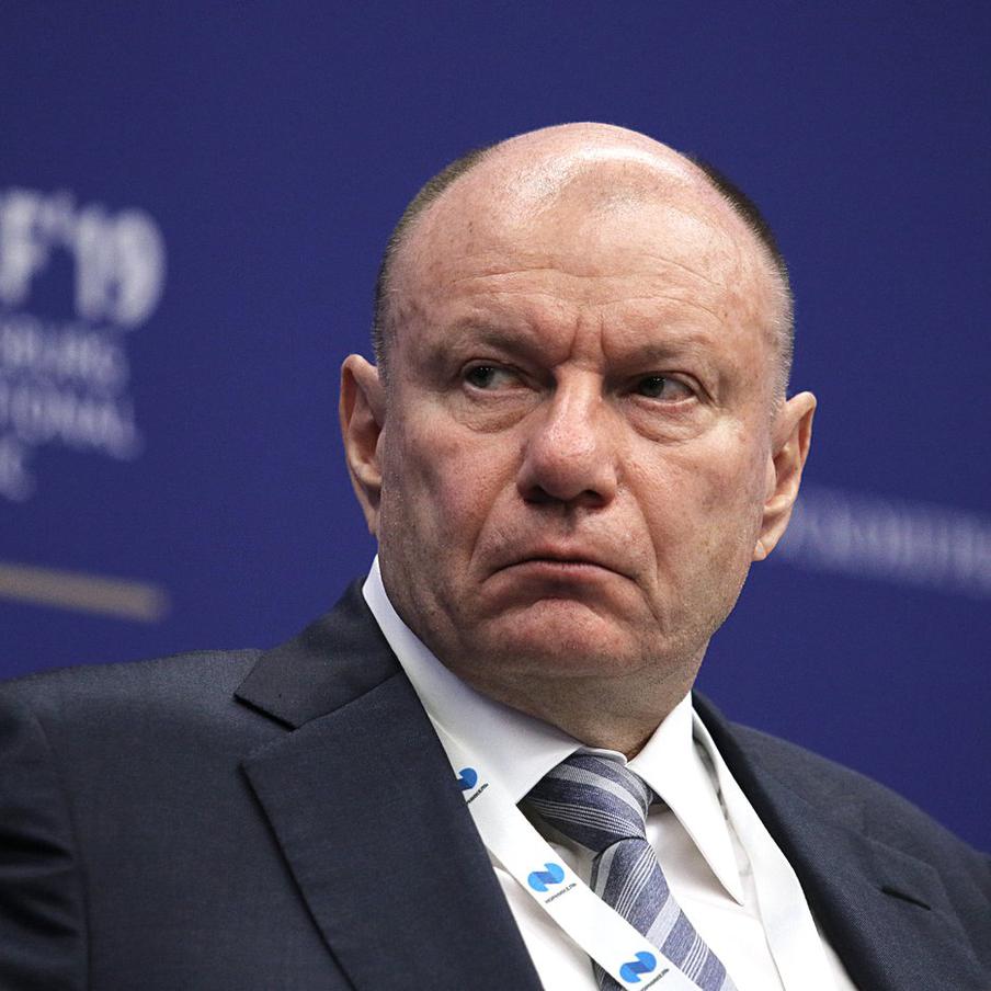 Потанин предложил продолжить снижение ключевой ставки ЦБ РФ. Президент "Норникеля" отметил, что разрыв между инфляцией и ставкой около 10%, что даёт регулятору запас для дальнейшего снижения.