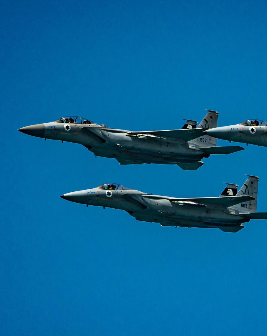 Израильская авиация нанесла удары по востоку и югу Ливана. В Ливане зафиксировали новые авиаудары со стороны Израиля. Атаки пришлись на несколько районов на востоке страны и в южных провинциях, сообщили местные источники