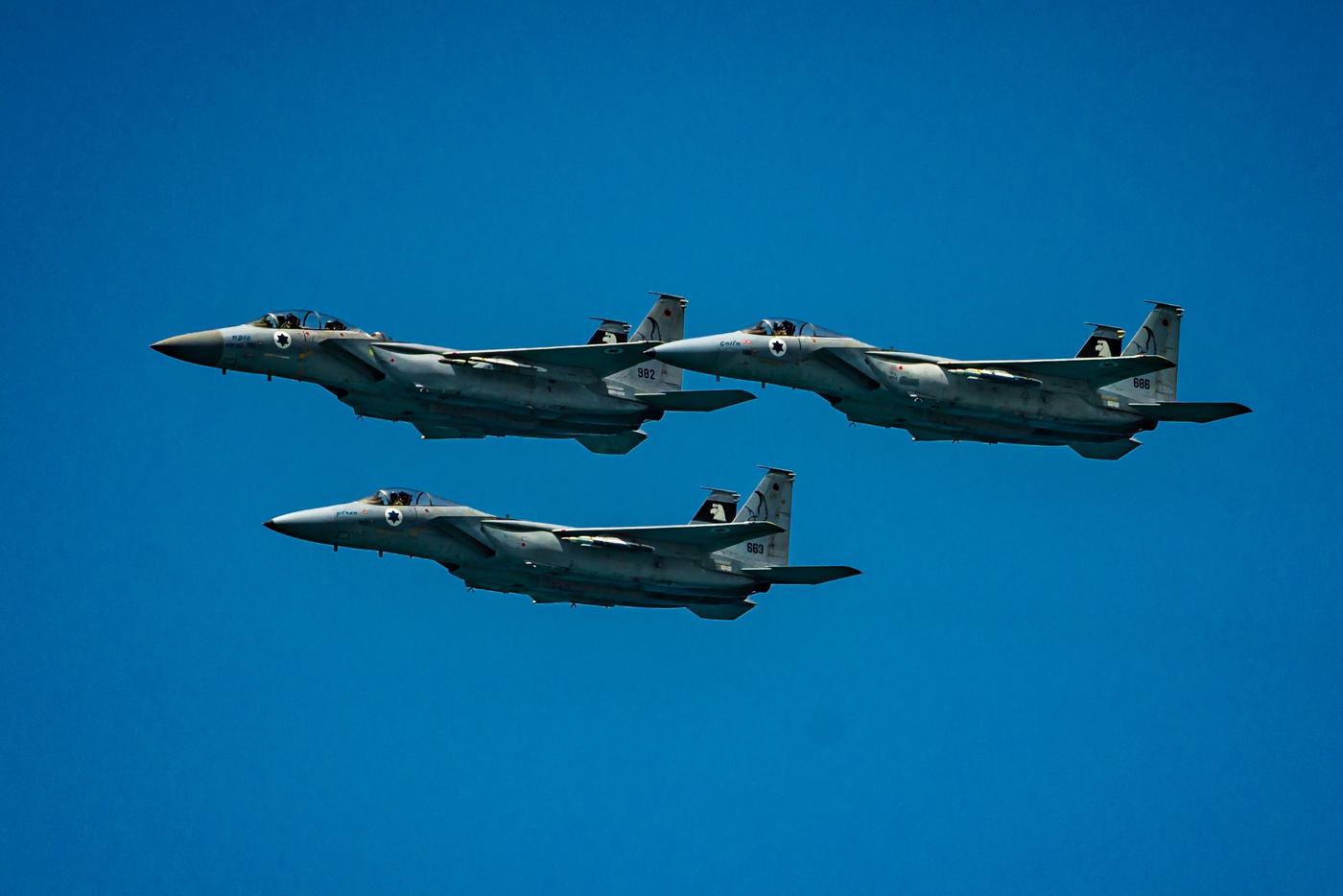 Израильская авиация нанесла удары по востоку и югу Ливана