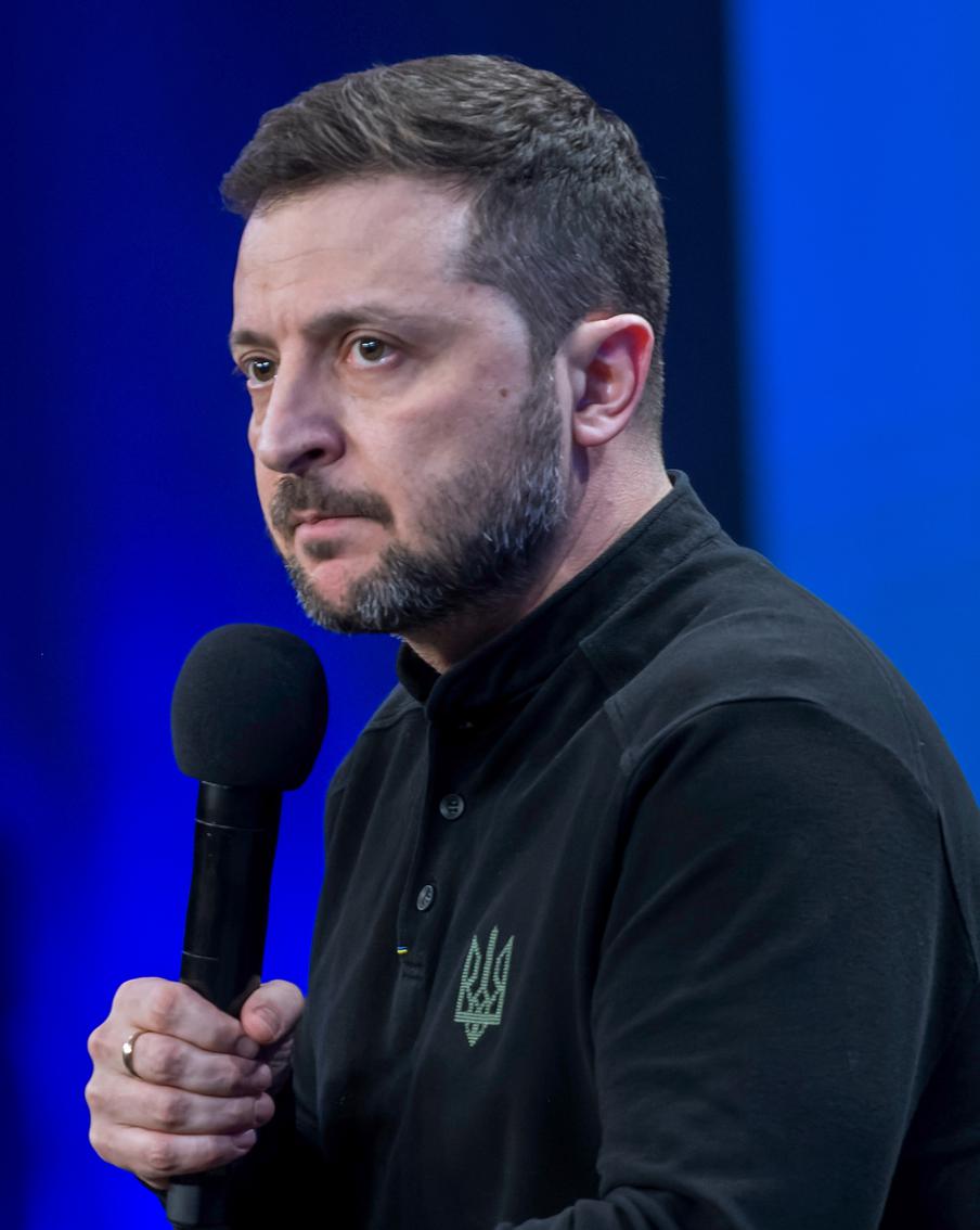 Зеленский заявил о возможном проведении референдума по мирному плану Трампа. Украинский президент предположил, что в случае необходимости принятия сложного решения по вопросу территорий на Украине мирный план Трампа будет вынесен на всеукраинский референдум