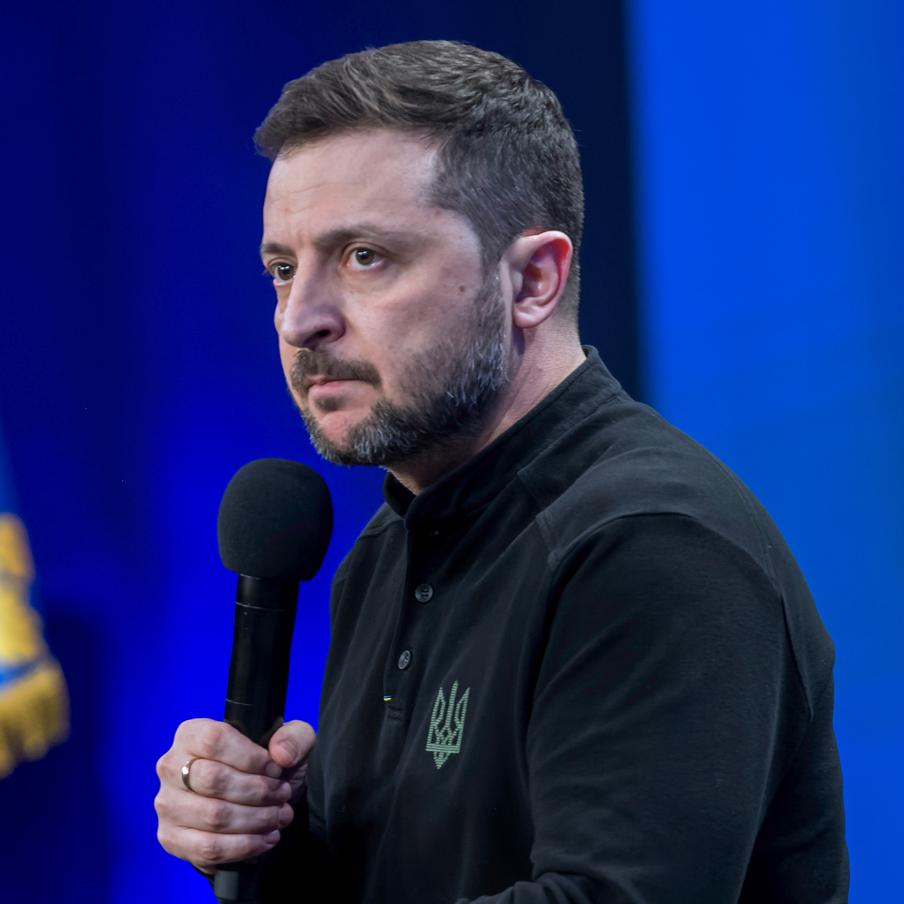 Зеленский заявил о возможном проведении референдума по мирному плану Трампа. Украинский президент предположил, что в случае необходимости принятия сложного решения по вопросу территорий на Украине мирный план Трампа будет вынесен на всеукраинский референдум