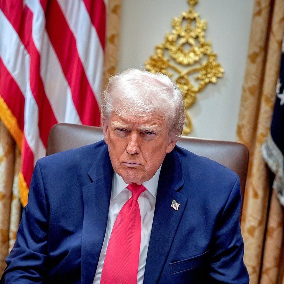 Трамп поделился ожиданиями от предстоящей в воскресенье встречи с Зеленским. Американский президент сделал прогноз относительно предстоящих переговоров с украинским коллегой, которые пройдут в воскресенье днём. Трамп заявил, что встреча с Зеленским пройдёт "хорошо"