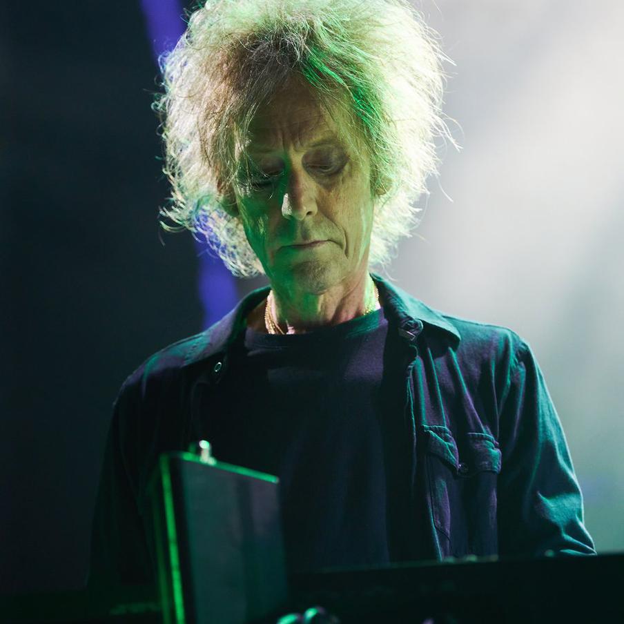 Гитарист рок-группы The Cure Перри Бемоунт скончался в возрасте 65 лет. Участник знаменитого британского коллектива The Cure Перри Бемоунт умер на 66-м году жизни. Отмечается, что он выступал с группой в качестве гитаариста и клавишника