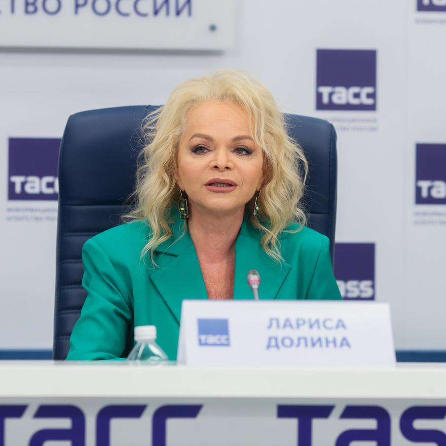 Вернувшая в суде квартиру Полина Лурье назвала сроки выселения Ларисы Долиной. Проигравшей суд Ларисе Долиной установили срок выезда из ранее принадлежавшей ей квартиры. Лурье потребовала от артистки покинуть недвижимость до 30 декабря