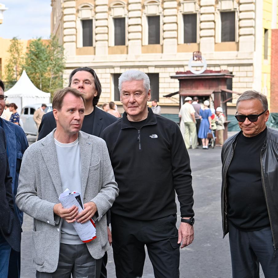 Съёмки 10 новогодних проектов прошли в Московском кинокластере. В столичном кинокластере рассказали о популярности среди российских создателей новогодних проектов. Среди них были и популярные у зрителей франшизы