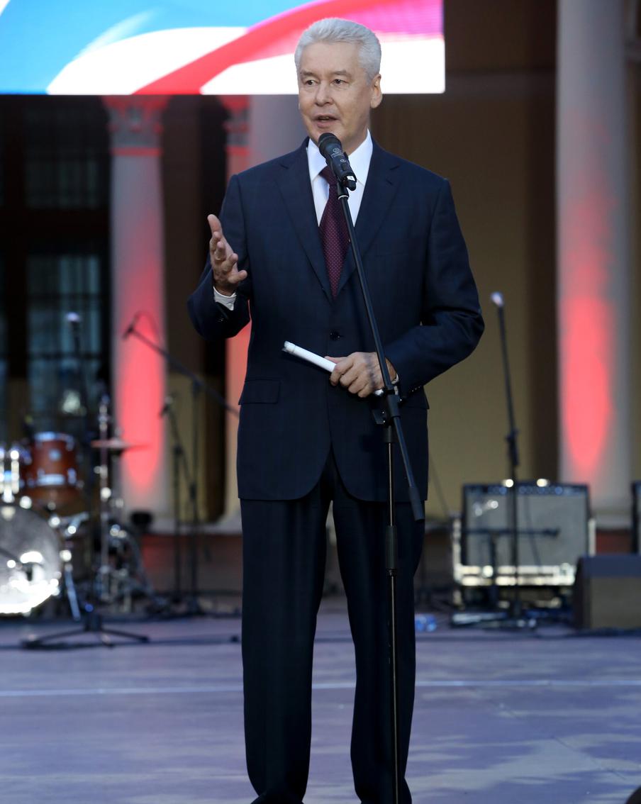 Собянин поздравил столичных спасателей с их профессиональным праздником. Столичный мэр поздравил ветеранов и действующих сотрудников пожарно-спасательного гарнизона столицы с Днём спасателя