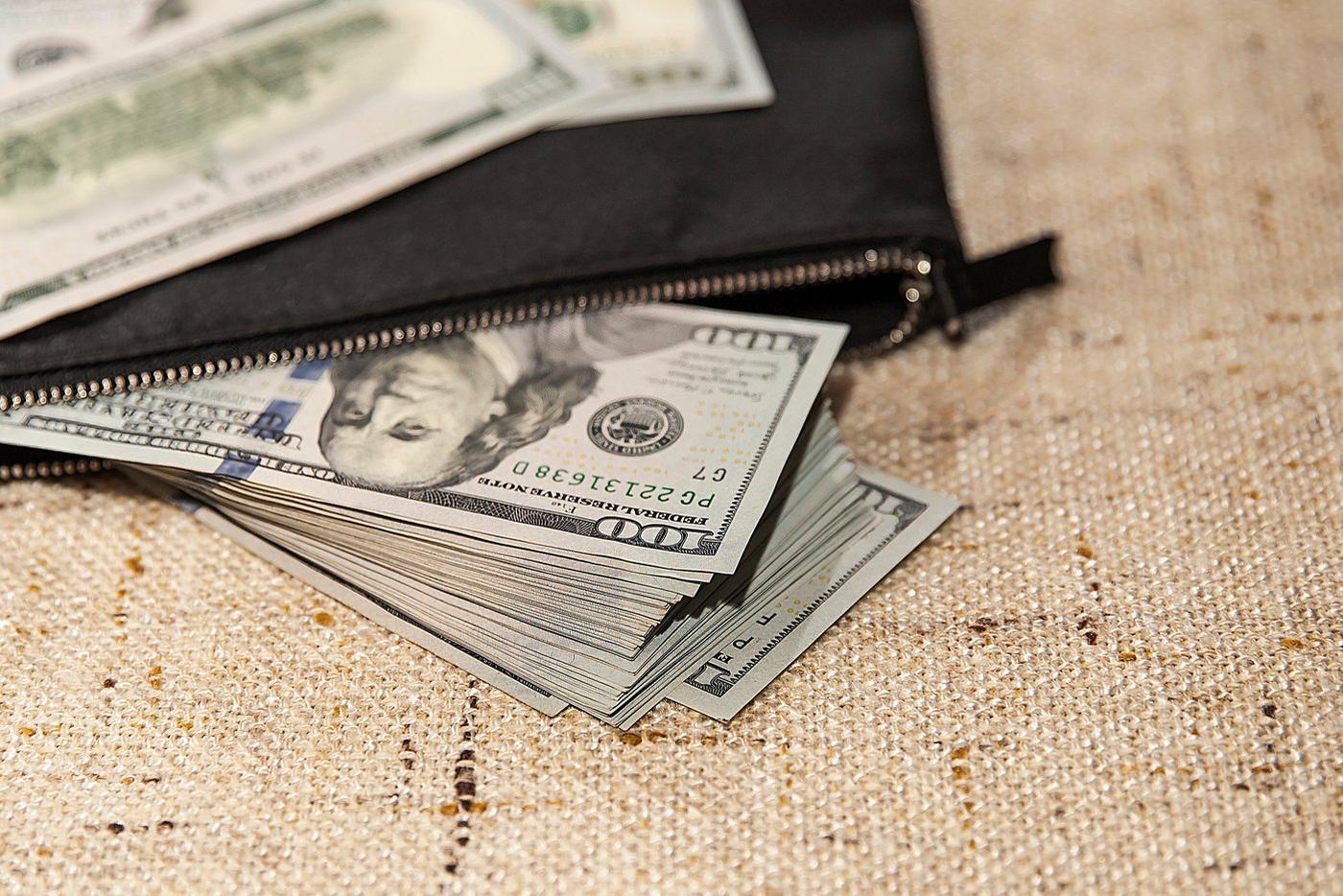 В конце года доллар США переживает одно из самых значительных падений