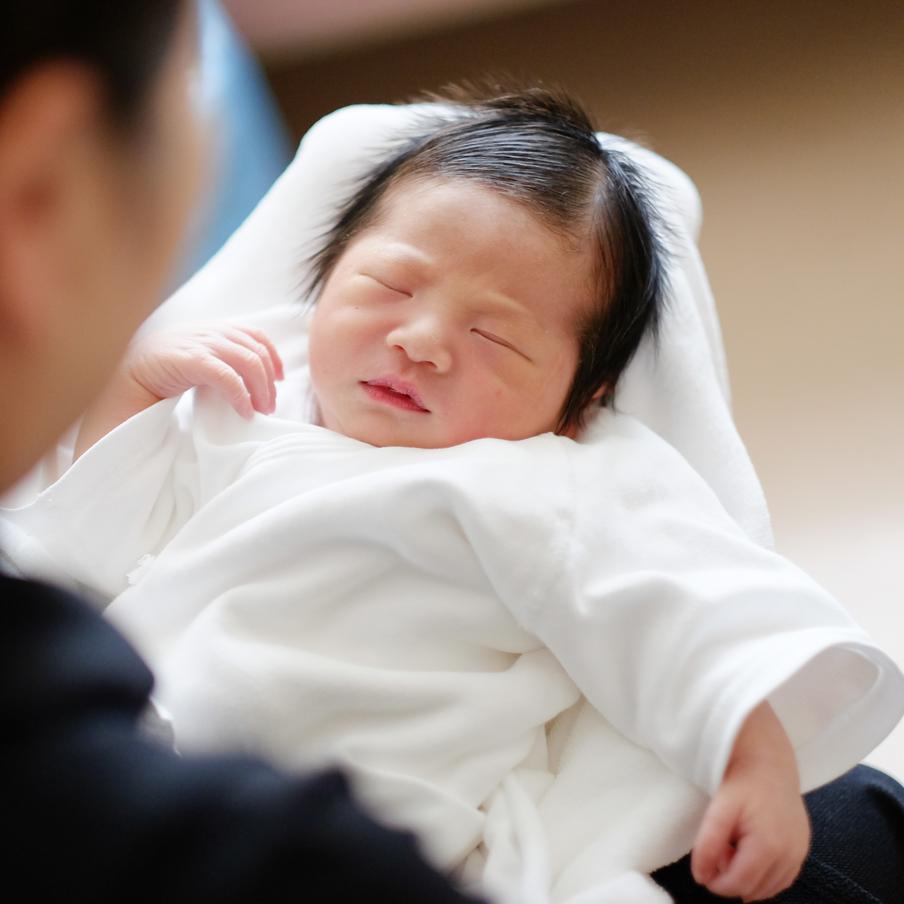 Уровень рождаемости в Японии может установить антирекорд по итогам 2025 года. По прогнозам демографов, в этом году уровень рождаемости установит исторический рекорд, упав ниже 670 тысяч человек в год