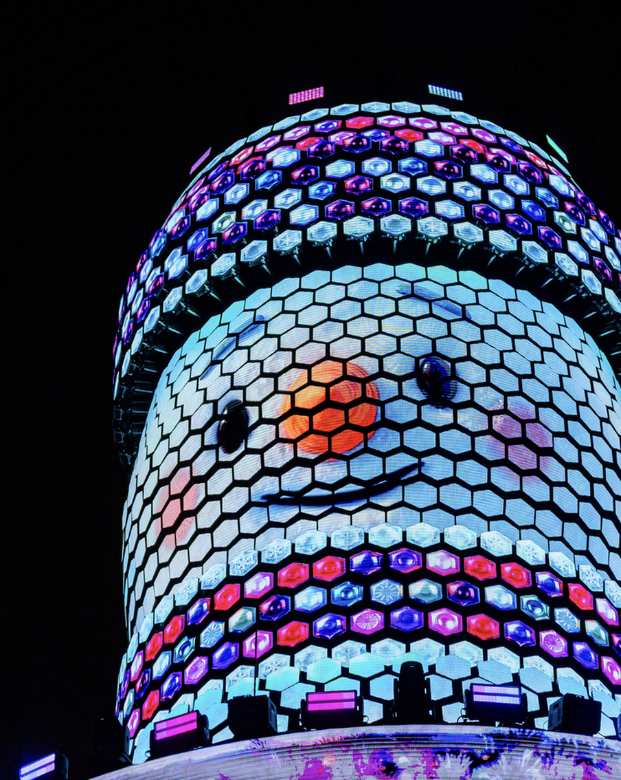 Более 10 тысяч зрителей посетили премьеру новогоднего шоу на "Матрёшке Москвы"