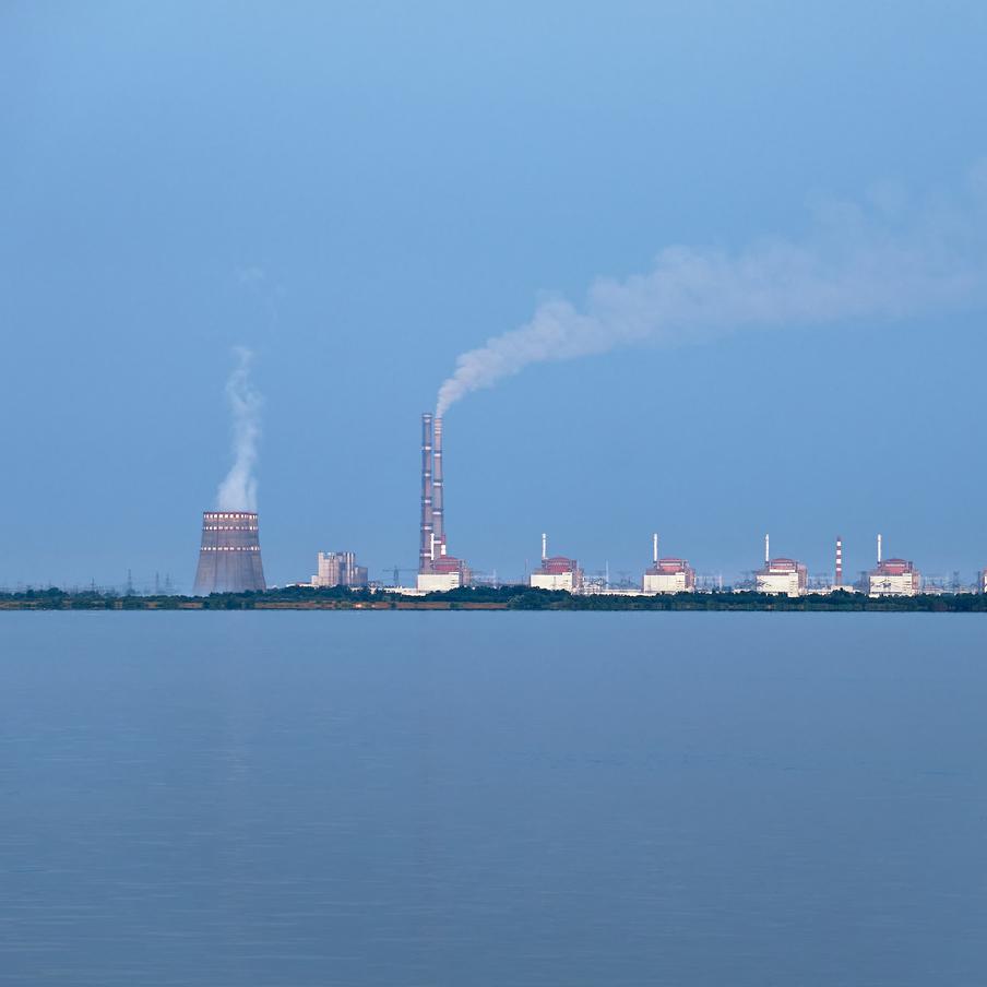 Россия и Украина договорились о временном перемирии в районе Запорожской АЭС. Власти Украины и России смогли добиться введения временного перемирия около Запорожской атомной электростанции. Оно потребовалось для ремонта линии электропередачи объекта