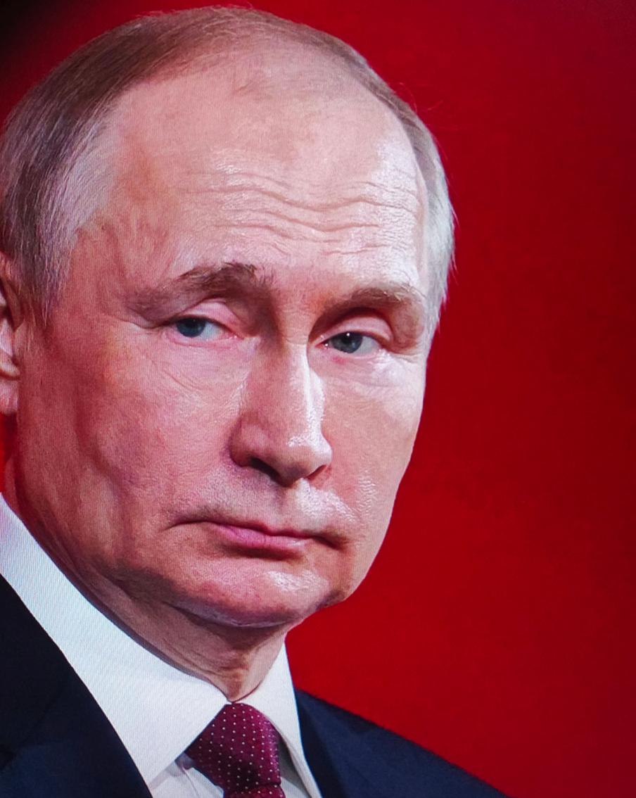 Путин подписал закон об установлении Дня памяти жертв геноцида советского народа. Президент Российской Федерации Владимир Путин своим подписанием утвердил новый закон, учреждающий 19 апреля в качестве Дня памяти жертв геноцида советского народа