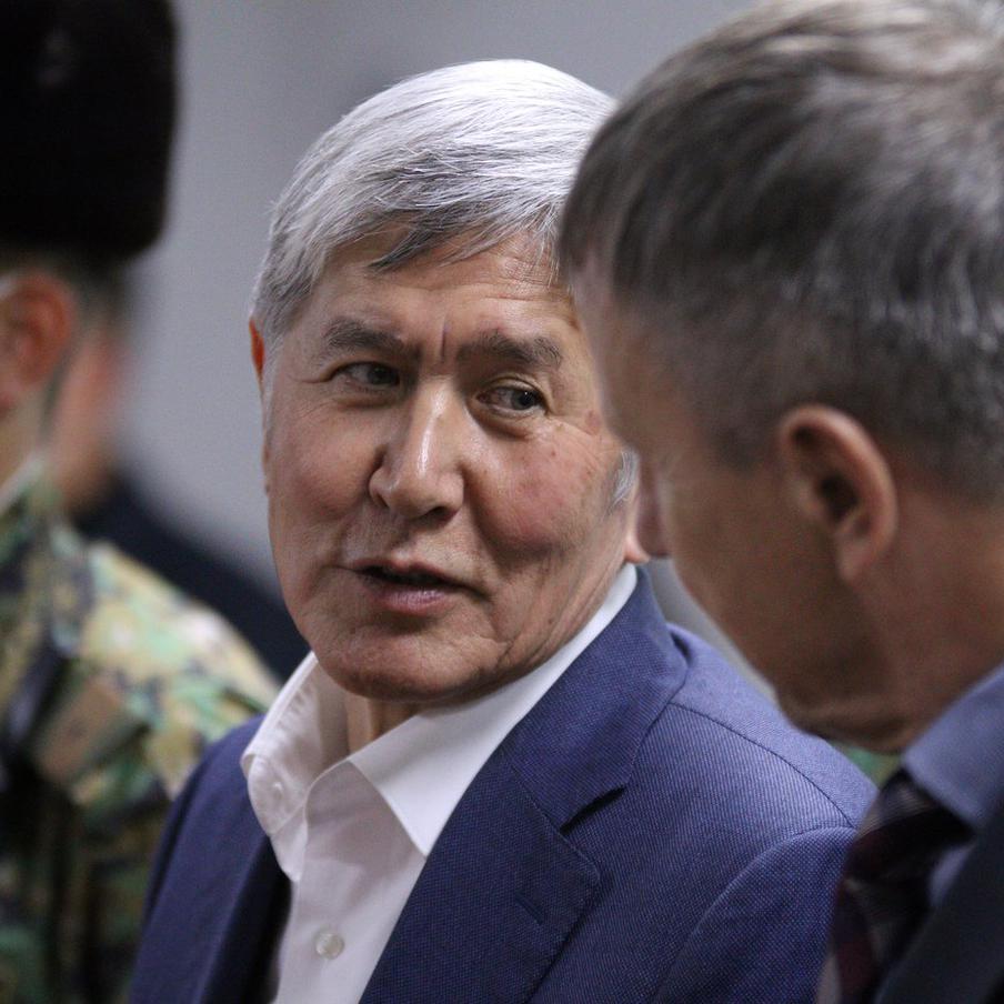 Экс-президента Киргизии Атамбаева лишили всех госнаград. Президент Кыргызской Республики Садыр Жапаров подписал указ о лишении бывшего президента Алмазбека Атамбаева государственных наград. Это решение было принято на основании приговора Первомайского районного суда Бишкека, вынесенного 3 июня 2025 года. Атамбаев лишается звания "Герой Кыргызстана", орденов "Манас" II степени, "Данакер" и медали "Данк"