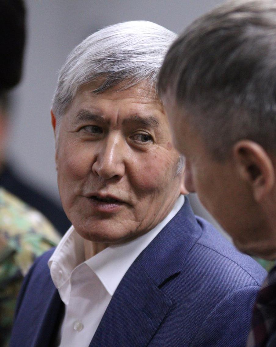 Экс-президента Киргизии Атамбаева лишили всех госнаград. Президент Кыргызской Республики Садыр Жапаров подписал указ о лишении бывшего президента Алмазбека Атамбаева государственных наград. Это решение было принято на основании приговора Первомайского районного суда Бишкека, вынесенного 3 июня 2025 года. Атамбаев лишается звания "Герой Кыргызстана", орденов "Манас" II степени, "Данакер" и медали "Данк"