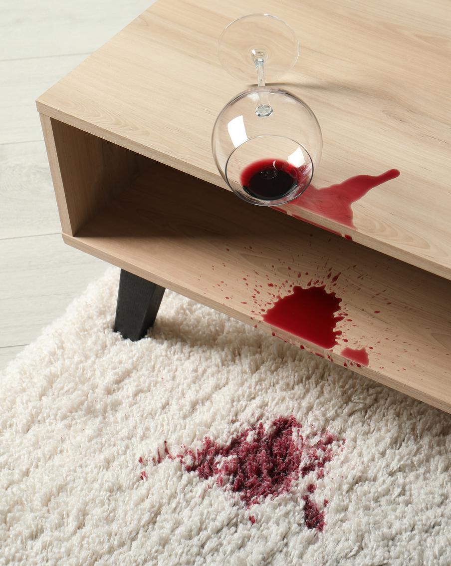 Новогодние риски для интерьера: что угрожает мебели и как её защитить