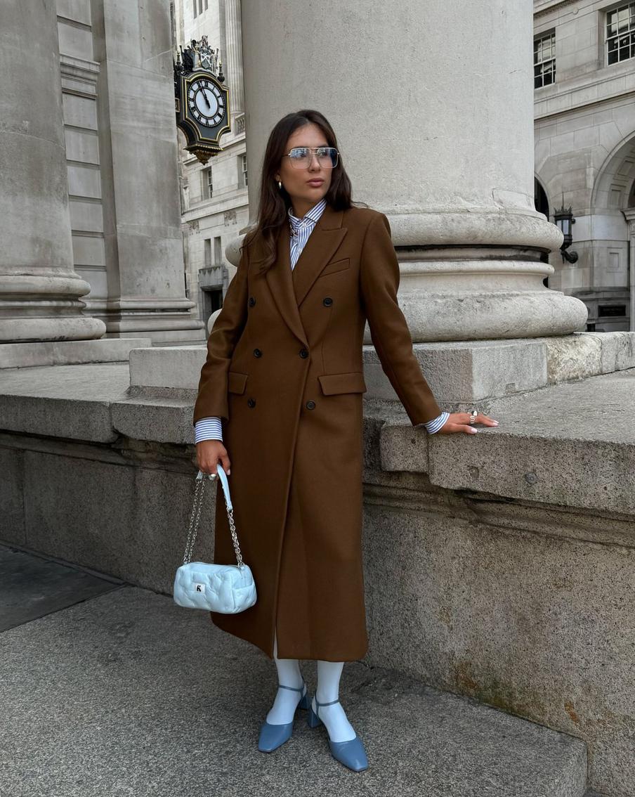 Главное правило такого комбо – колготки должны быть заметными.