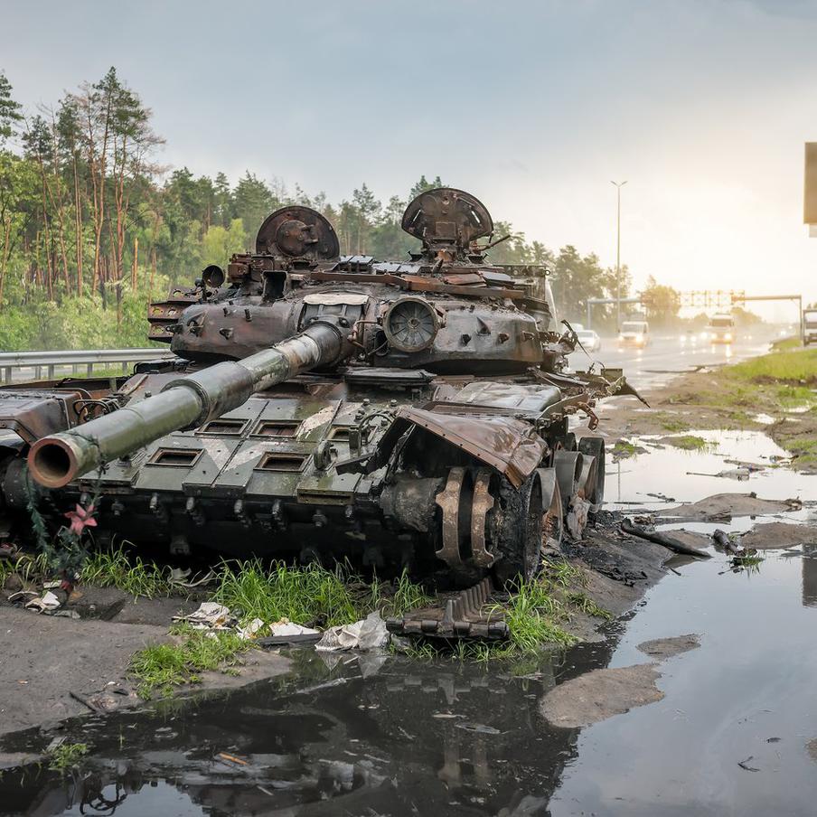 Песков назвал планом А, B и C Украины дальнейшую потерю земель. Пресс-секретарь президента Российской Федерации Дмитрий Песков в своих заявлениях подчеркнул, что дальнейшее продвижение российских войск и утрата Украиной территорий неизбежны, если военные действия не будут остановлены.