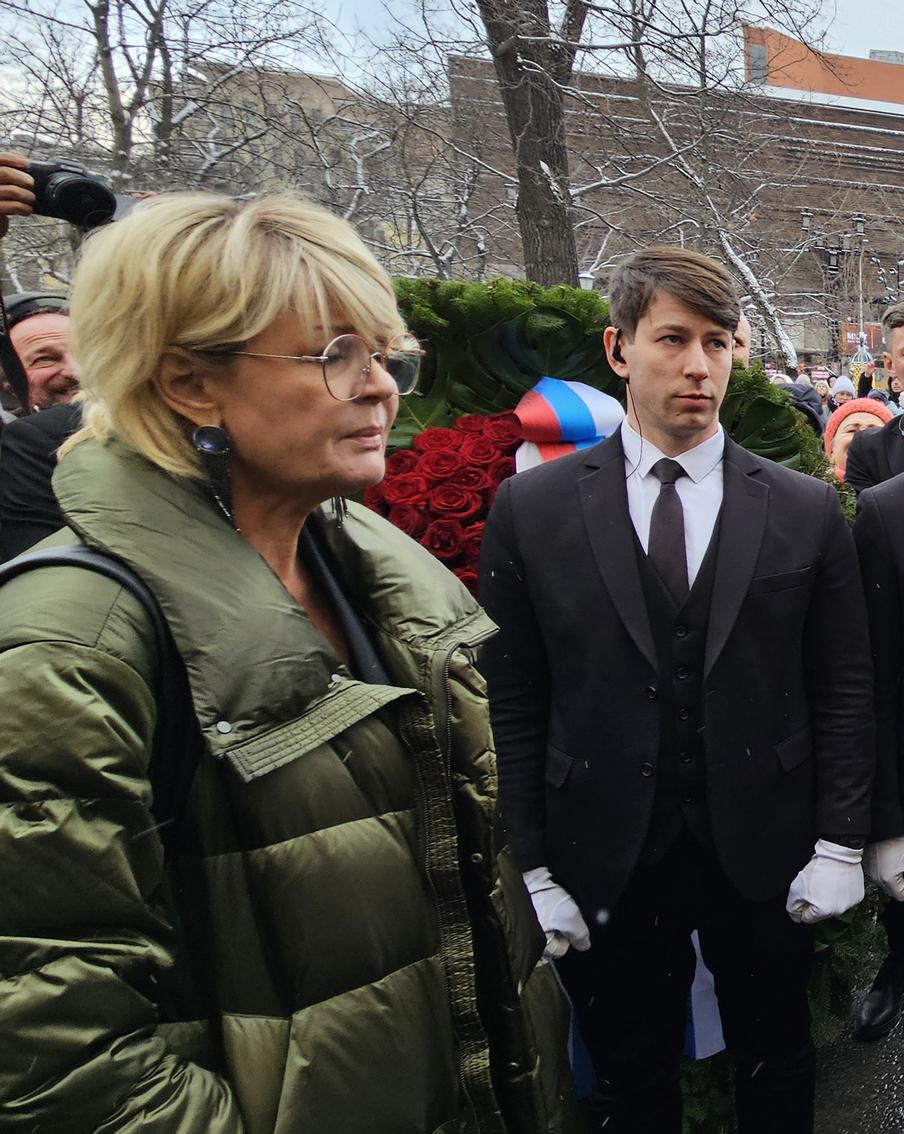 Последнее желание Веры Алентовой озвучила у гроба её дочь Юлия Меньшова