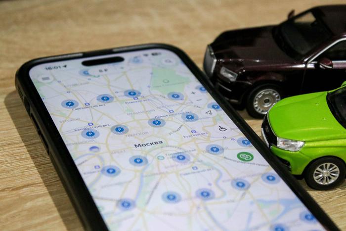 Максим Ликсутов: в столице заработали восемь парковок со шлагбаумом