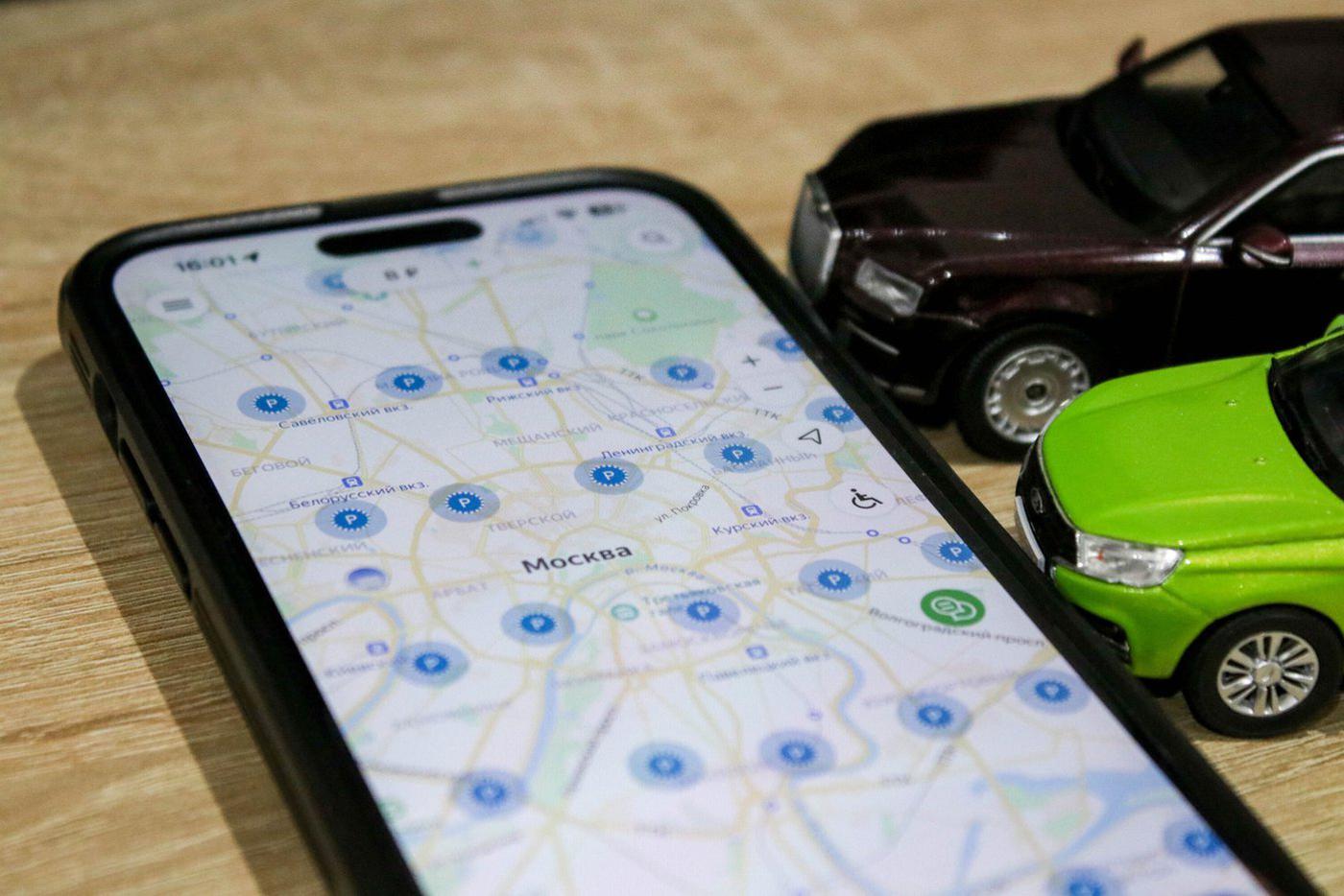 Максим Ликсутов: в столице заработали восемь парковок со шлагбаумом