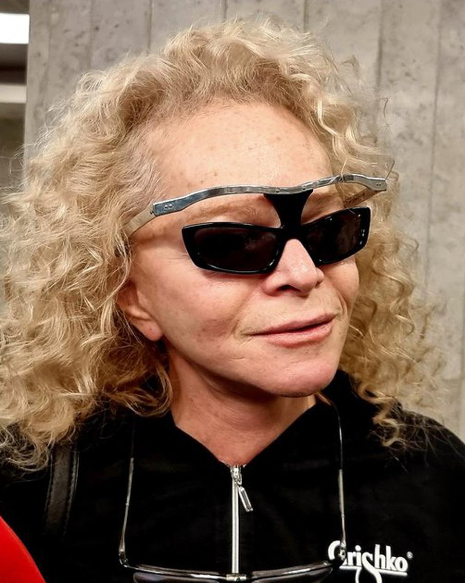 Не выдержали нервы: дочь Ларисы Долиной вернулась в отсуженную Полиной Лурье квартиру