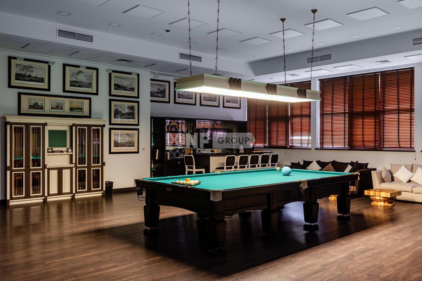 Бильярдная.