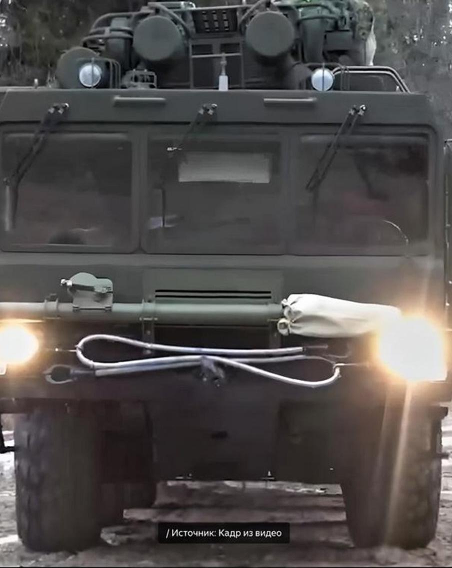 В Беларуси прошла церемония заступления "Орешника" на боевое дежурство. 30 декабря Министерство обороны Российской Федерации сообщило о начале боевого дежурства ракетного комплекса "Орешник" на территории Республики Беларусь. Эта важная новость была опубликована в официальном телеграм-канале ведомства