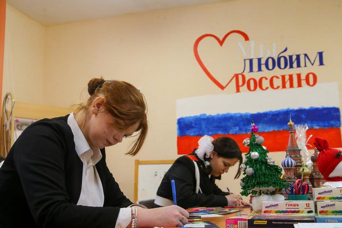 Собянин рассказал, как школьники и студенты колледжей поддерживают бойцов СВО