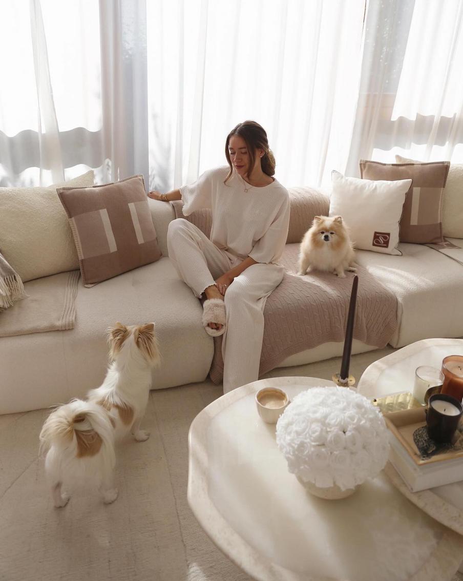 Чтобы сделать образ более праздничным – дополните его аксессуарами.