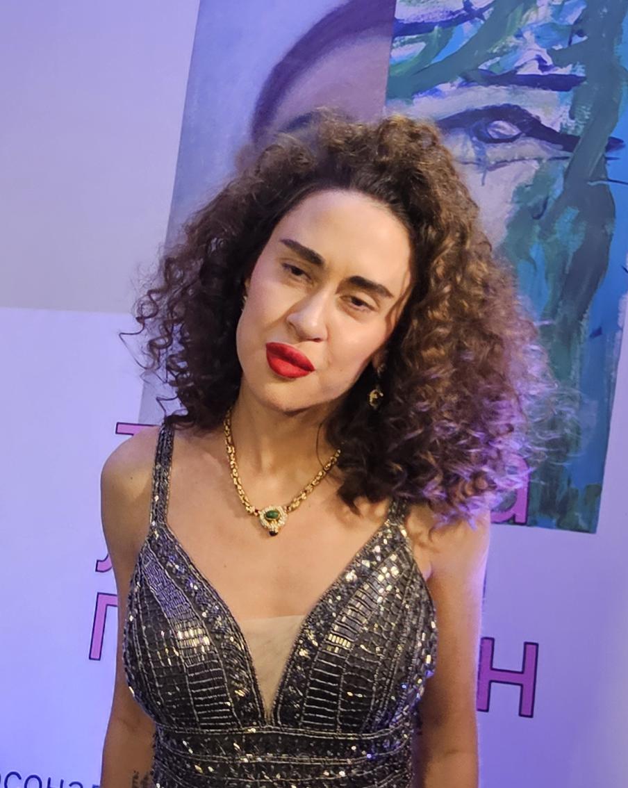 "Хоть нищий!": 36-летняя дочь Успенской высказалась о поиске мужчин на сайтах знакомств