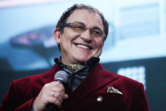 Дибров и Гордон обрели любовь в конце 2025 года: избранницы сильно моложе их