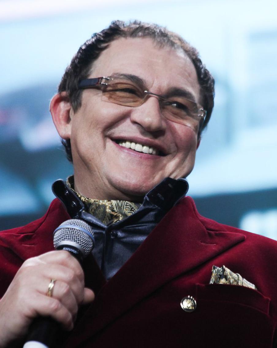 Дибров и Гордон обрели любовь в конце 2025 года: избранницы сильно моложе их