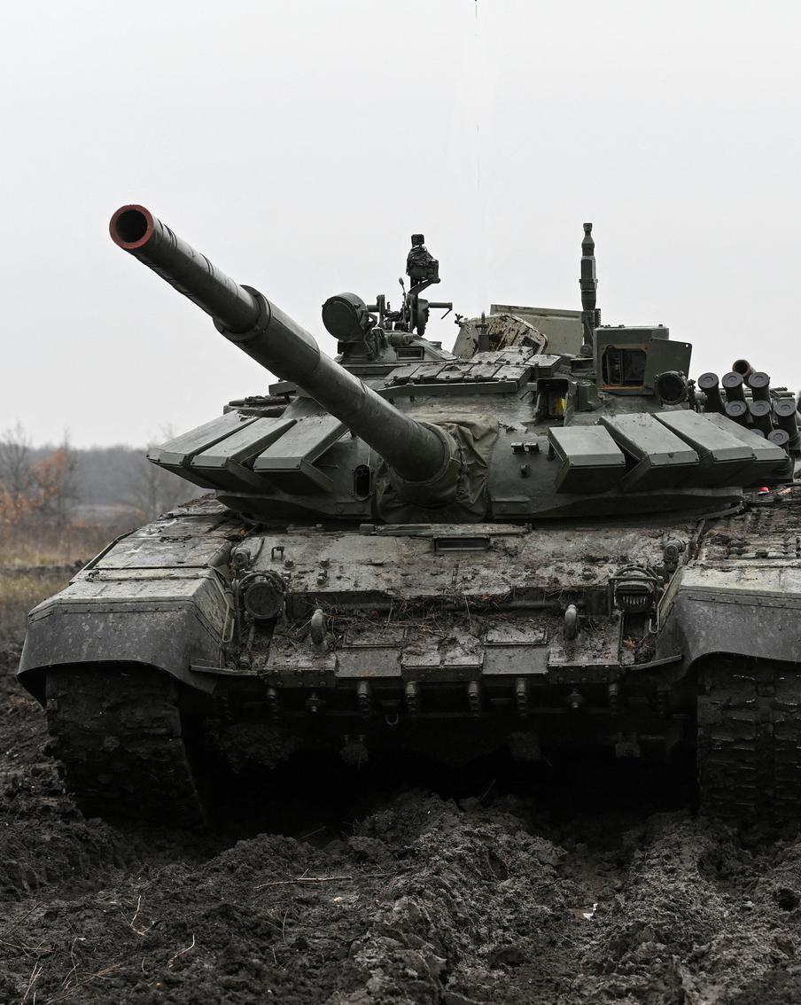 Герасимов заявил о рекордно высоких темпах наступления армии России. В декабре 2025 года российские войска продемонстрировали самые высокие результаты в ходе специальной военной операции на территории Украины. Об этом сообщил начальник Генерального штаба Вооружённых Сил России Валерий Герасимов, проверяя выполнение боевых задач подразделениями группировки войск "Север"