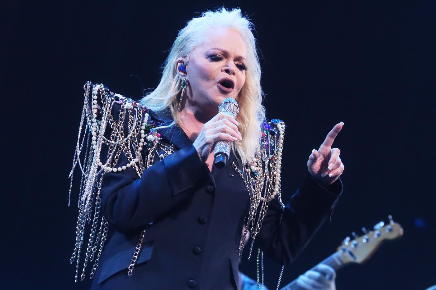 Дропперов из дела Долиной обязали выплатить певице 49 млн рублей