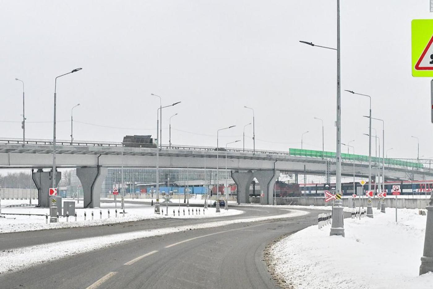 Собянин: Завершилось строительство новой дороги около станции Остафьево МЦД-2