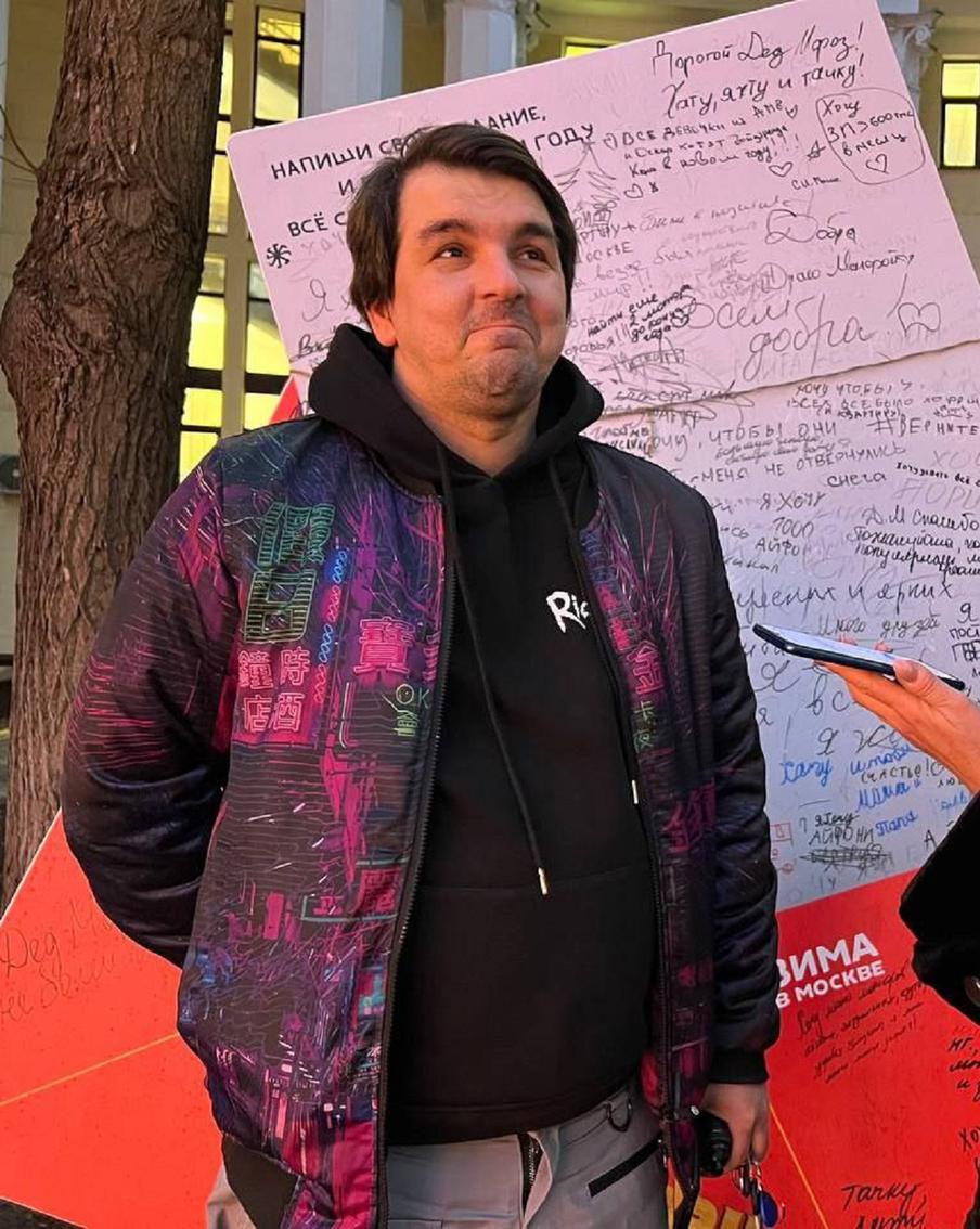 Москвички просят у Деда Мороза мужей и путешествий