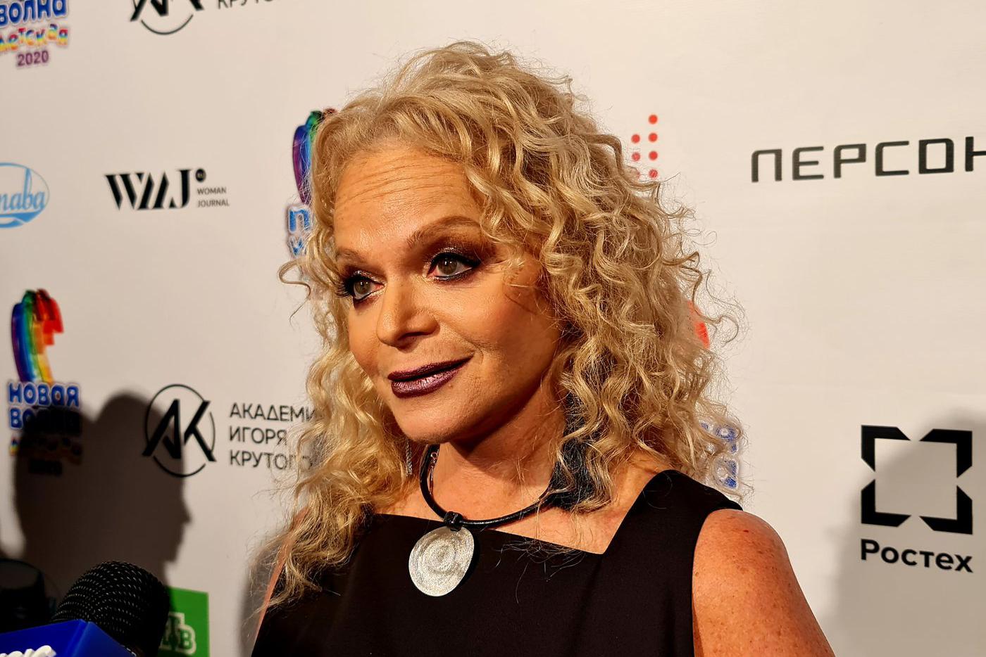 Лариса Долина