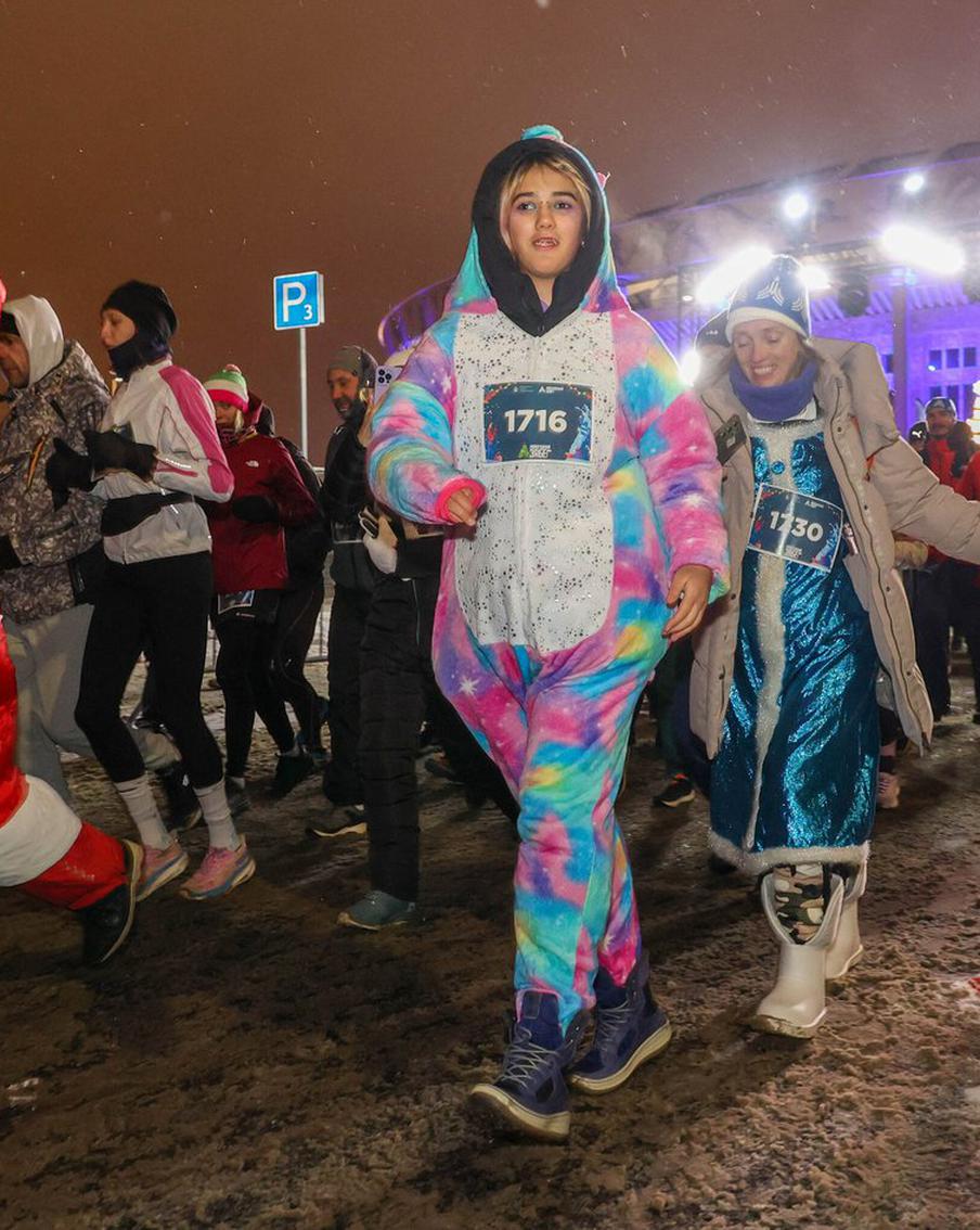 "Праздник на бегу": новогодний забег в "Лужниках" собрал 5 000 человек