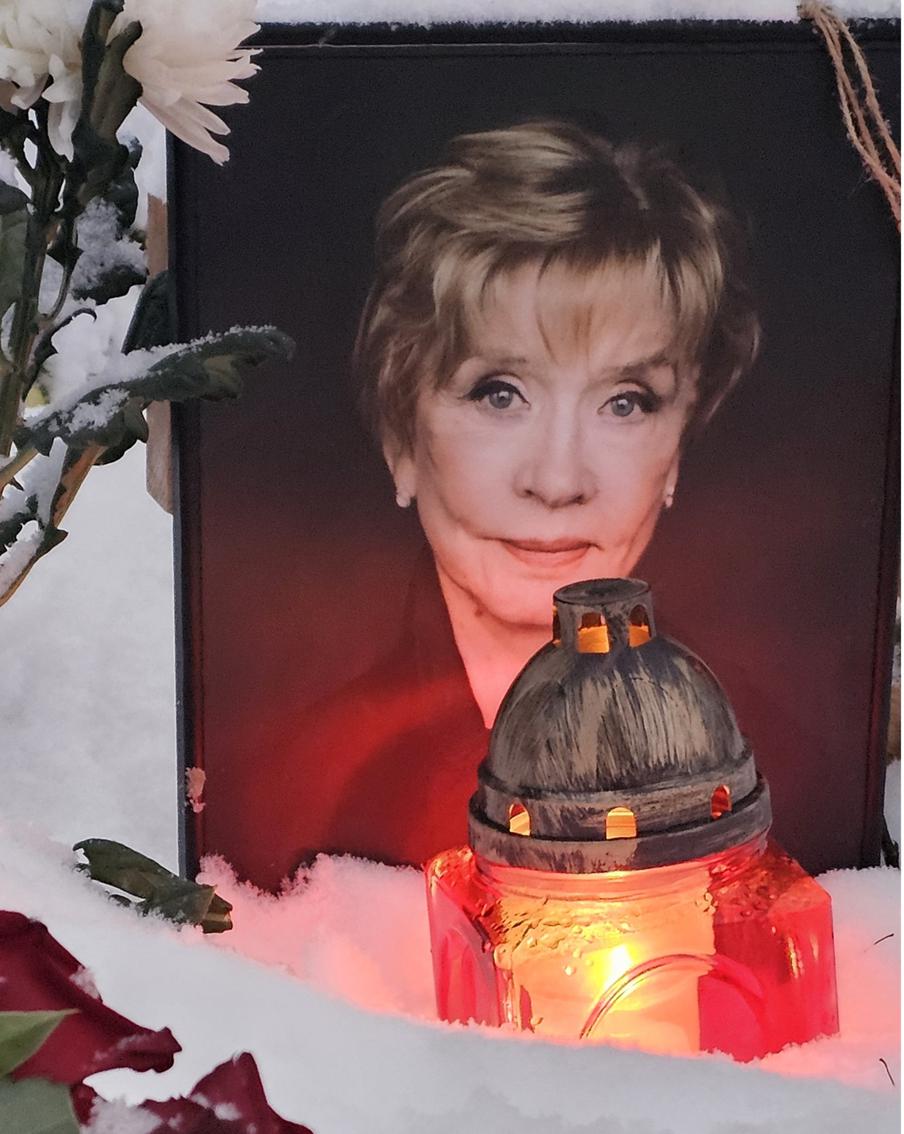 9 дней без Веры Алентовой: что происходит на могиле актрисы