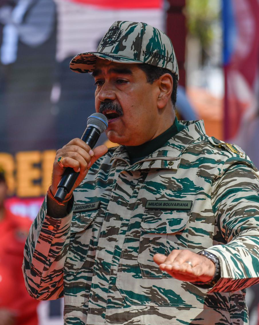 США напали на Венесуэлу, президент Мадуро захвачен: будет ли война