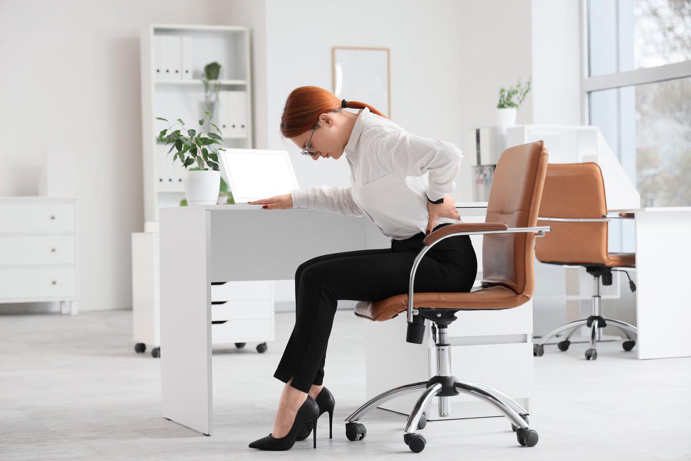 Боль в пояснице после офиса: причины и пошаговое восстановление за 4 недели