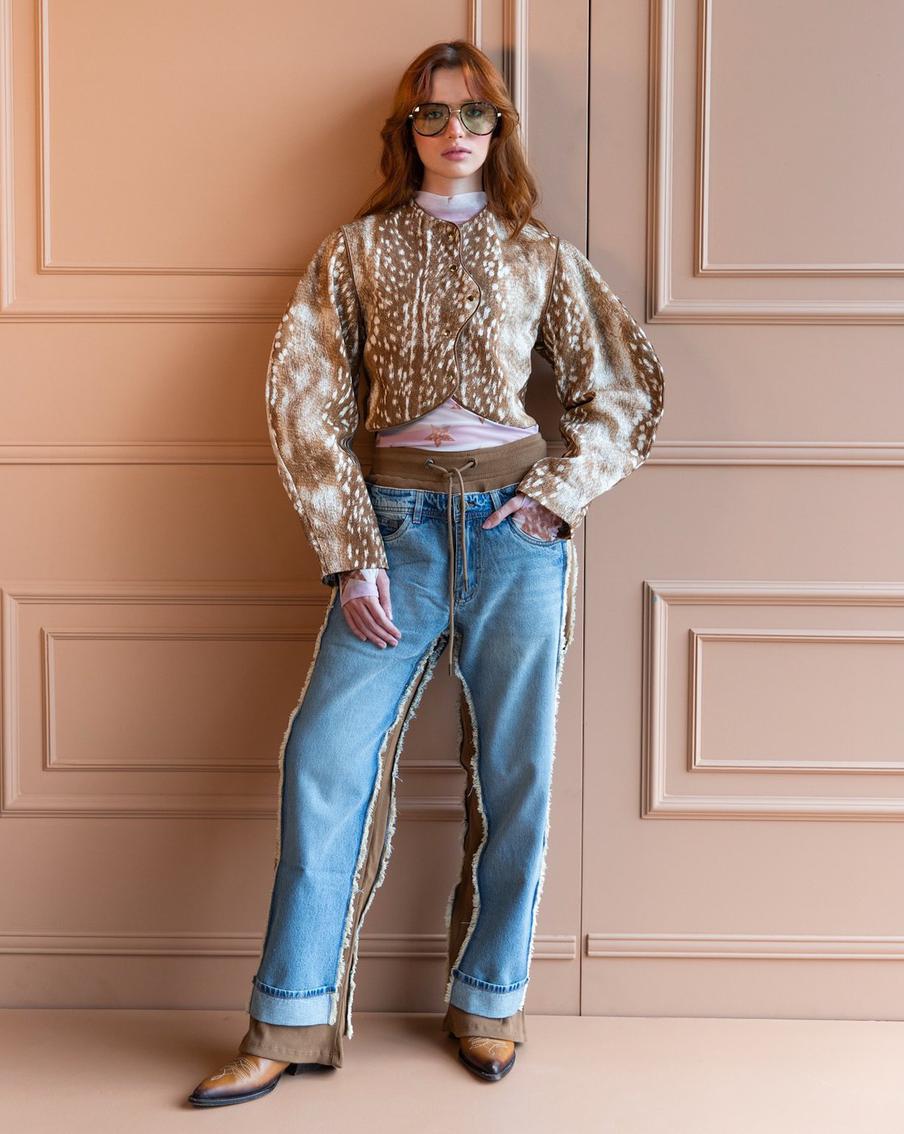 Паттерн шкуры оленёнка ещё не набрал максимальные обороты, поэтому сейчас самое время добавить его в гардероб.