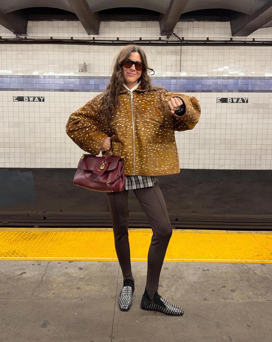 Принт "Бэмби" хорошо сочетается с нейтральными и тёплыми тонами.