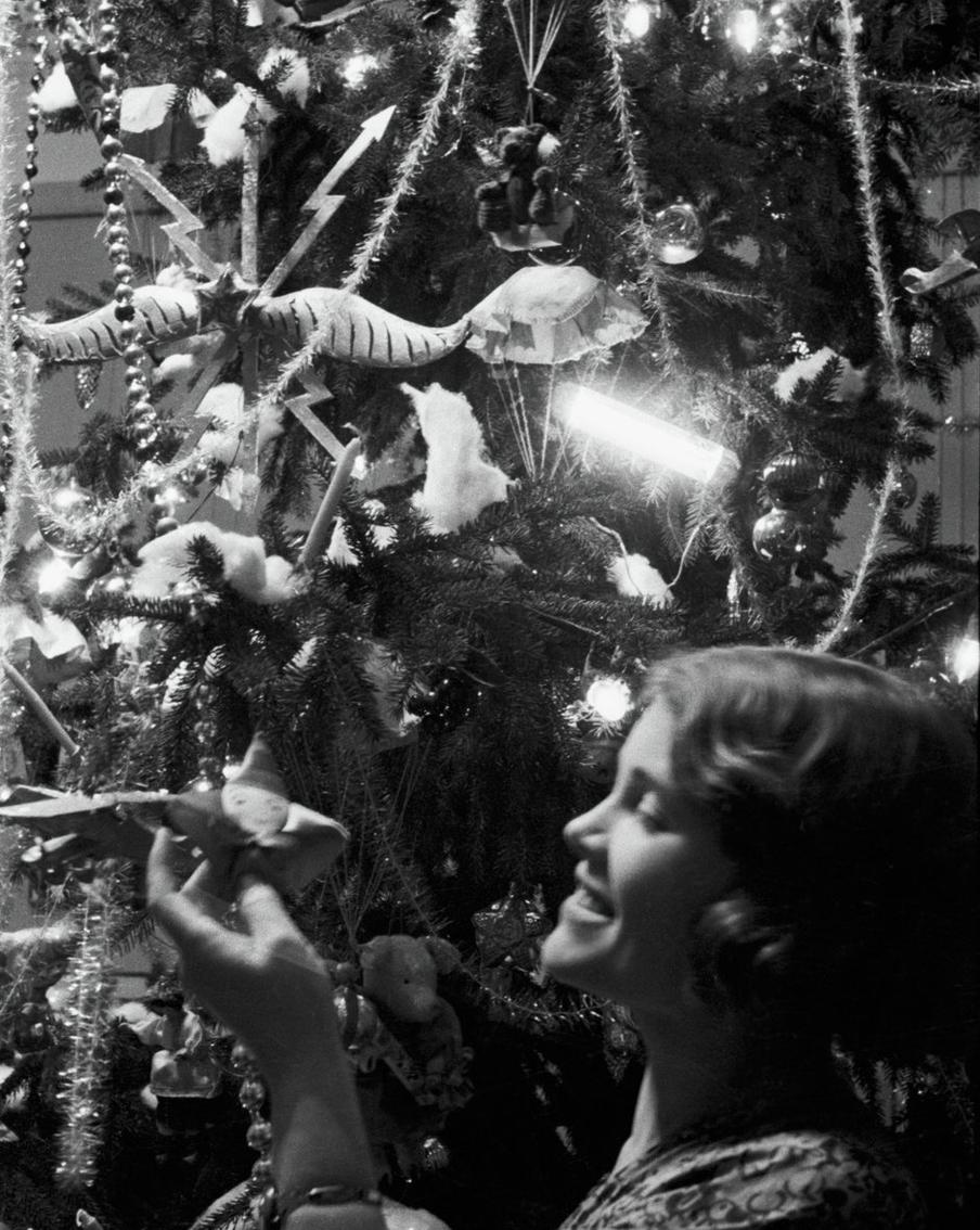 30 декабря 1938 года. Подготовка к встрече Нового года. Москва. 