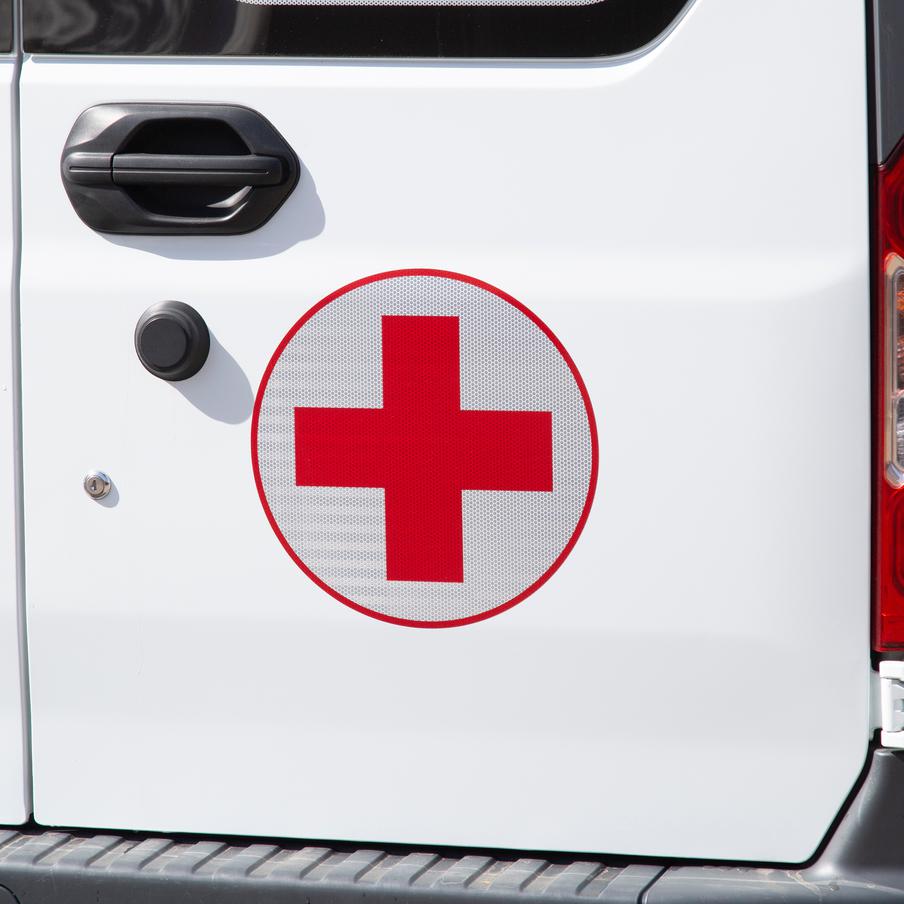 Обломок дрона попал в жилой дом в Твери, есть погибший. Во время отражения атаки украинских беспилотников в Твери фрагмент БПЛА противника повредил квартиру в многоэтажке. Один человек погиб, ещё двоих госпитализировали