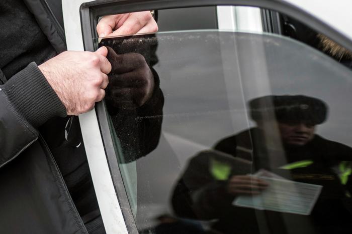 С какого числа начнут штрафовать за тонировку в России