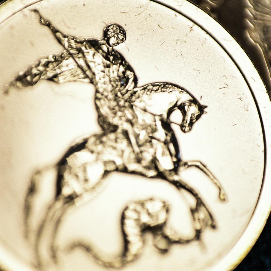 "Гознак" назвал главный золотой актив россиян для вложений. Инвесторы в России в прошлом году вновь чаще всего выбирали одну и ту же золотую монету, однако её доля в продажах начала постепенно снижаться из-за смены предпочтений